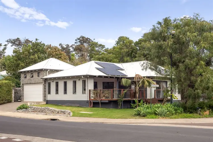1A Parakeet Road
