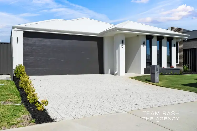 5 Cedarleaf Grange