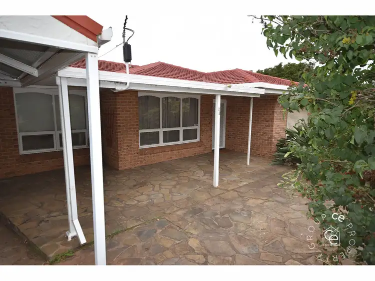 28 Far View Crescent