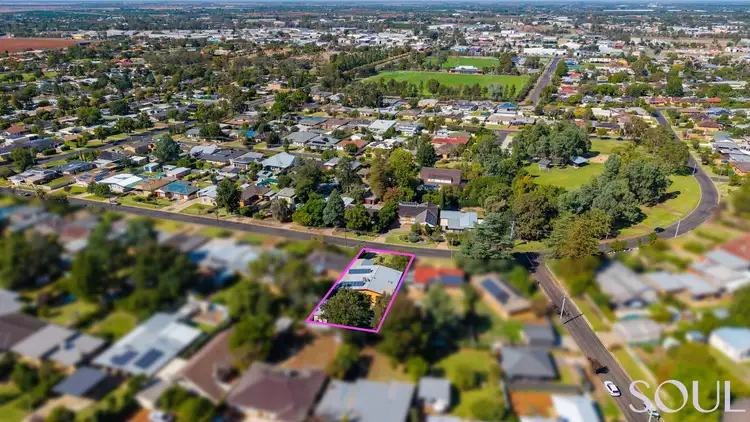 44 Langley Crescent