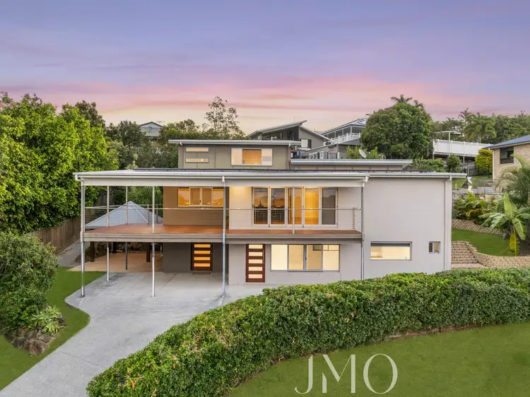 27 Langfield Crescent