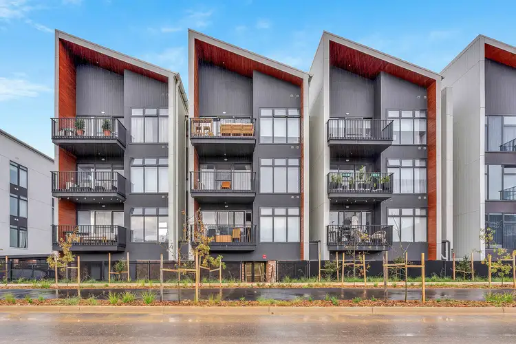 7 Vertex Lane