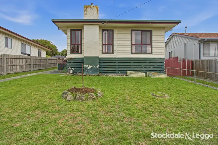 83 Robertson Street