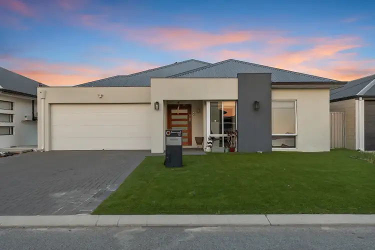 12 Glisten Street