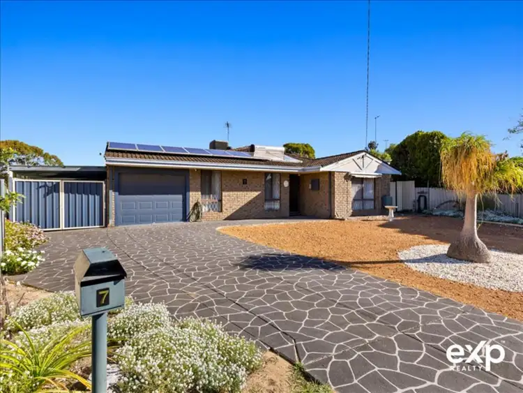 7 FLETCHER Way