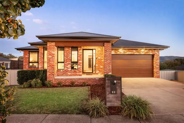 15 Dempster Place