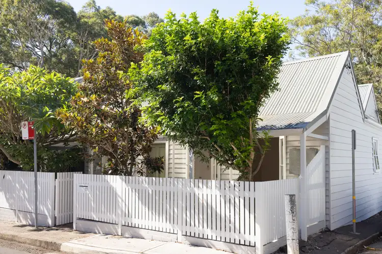 1 Pashley Street