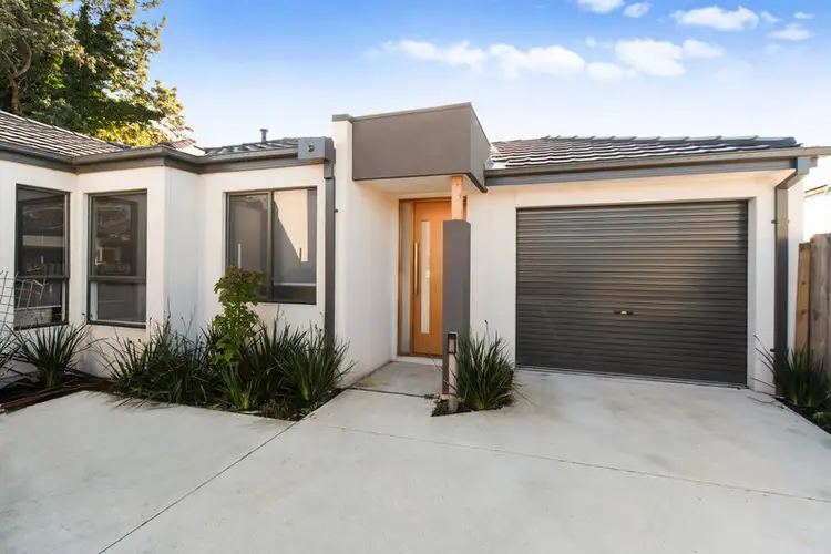 11 Rosemary Crescent