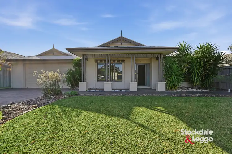 72 Meanderri Drive