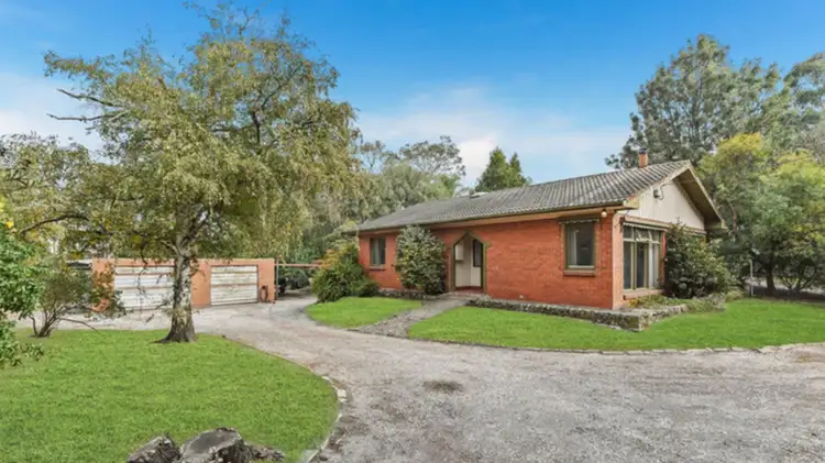 6 Stanhill Drive, Cranbourne South VIC 3977