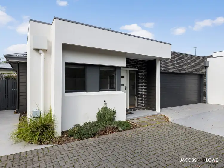 4 Bayland Place