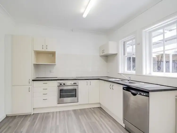 26 Mangerton Road