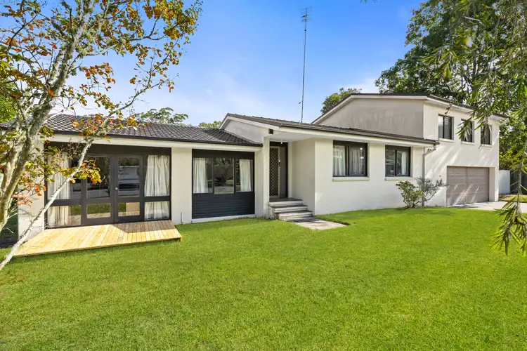 11 Crestwood Avenue