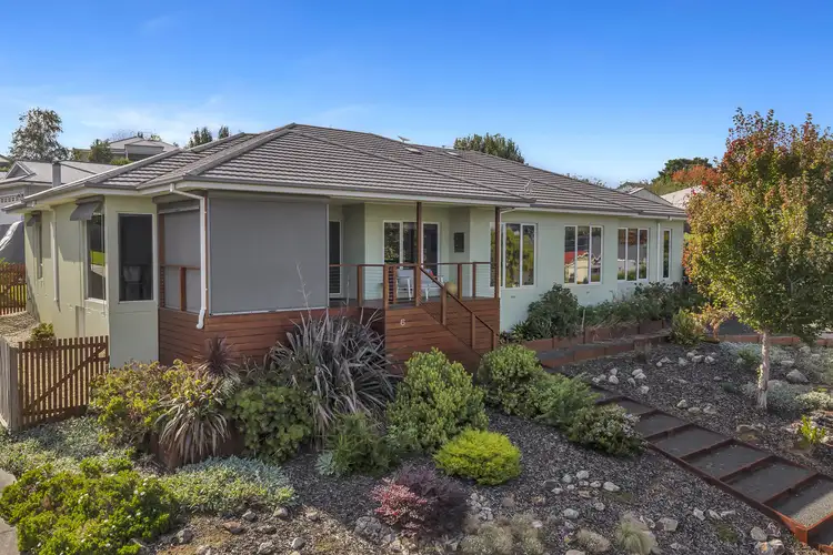6 Benjamin Street