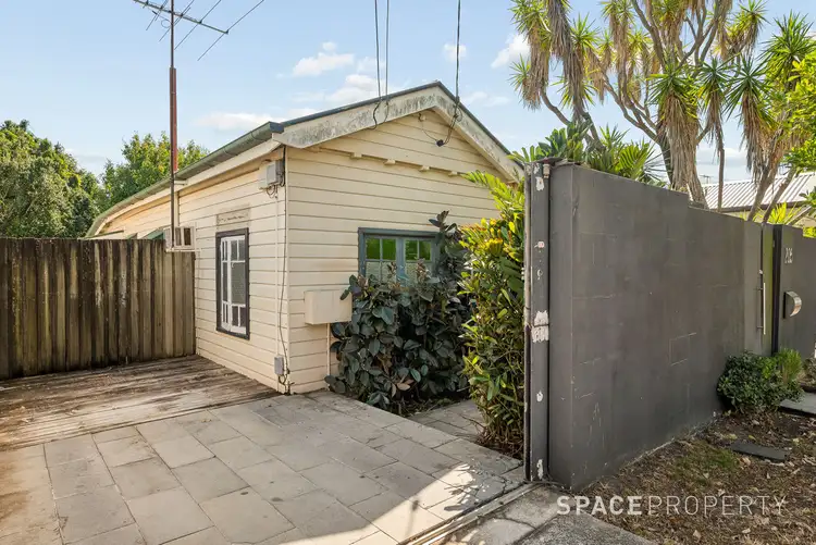 205 Latrobe Terrace