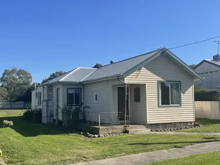 11 Tait Street