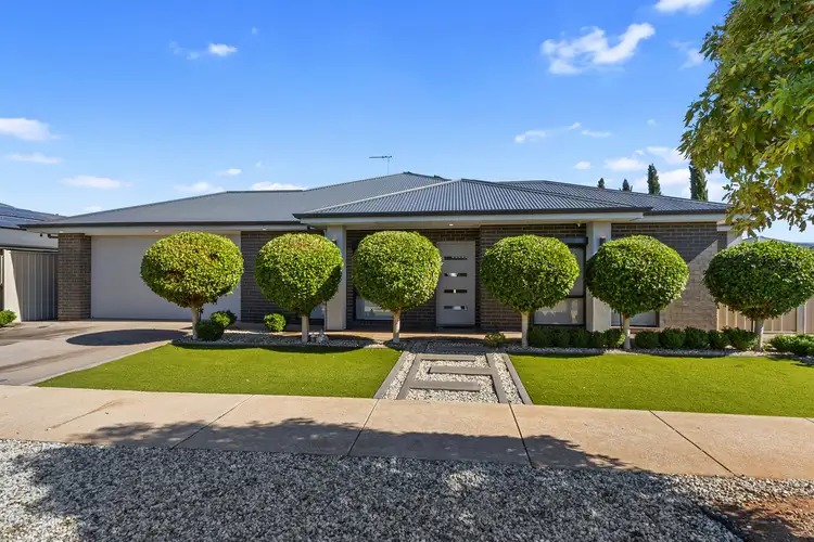 2 Bastow Road