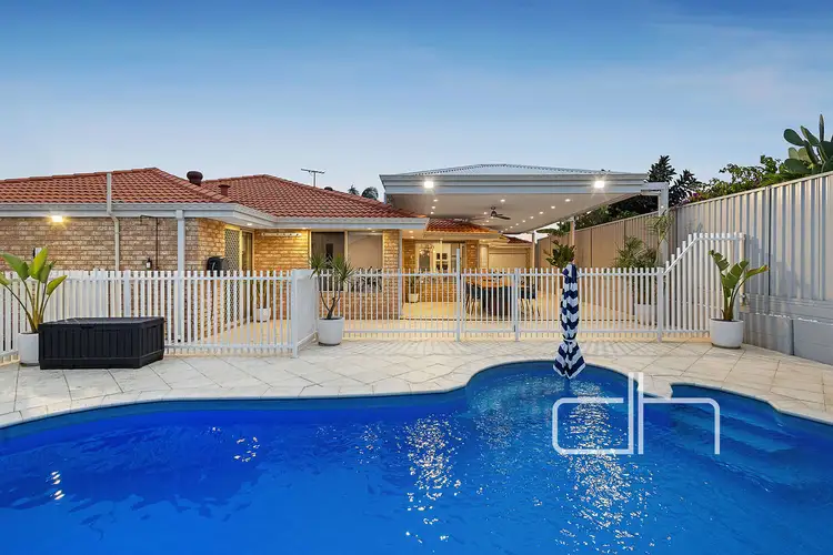 6 Dorneywood Way