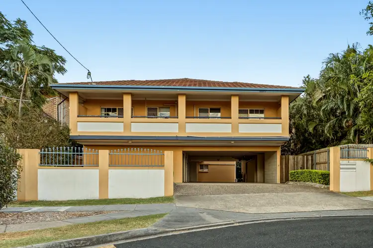 2 Woodland Street