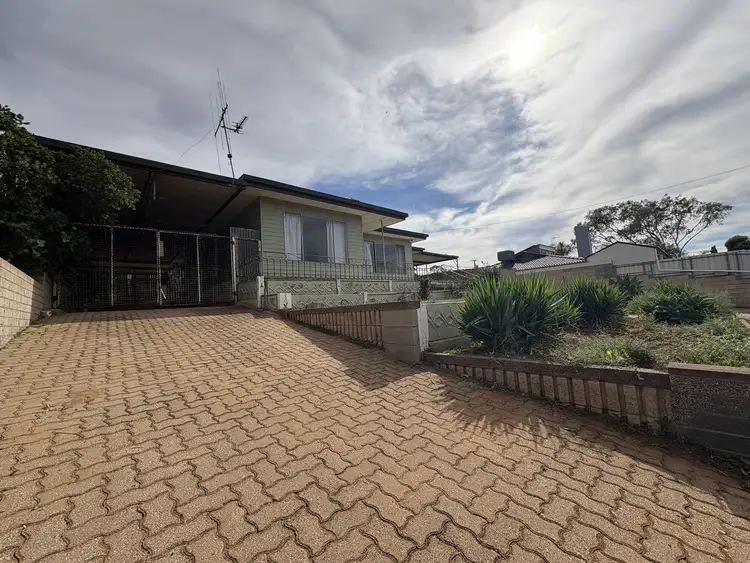 10 WARRENBACK Road