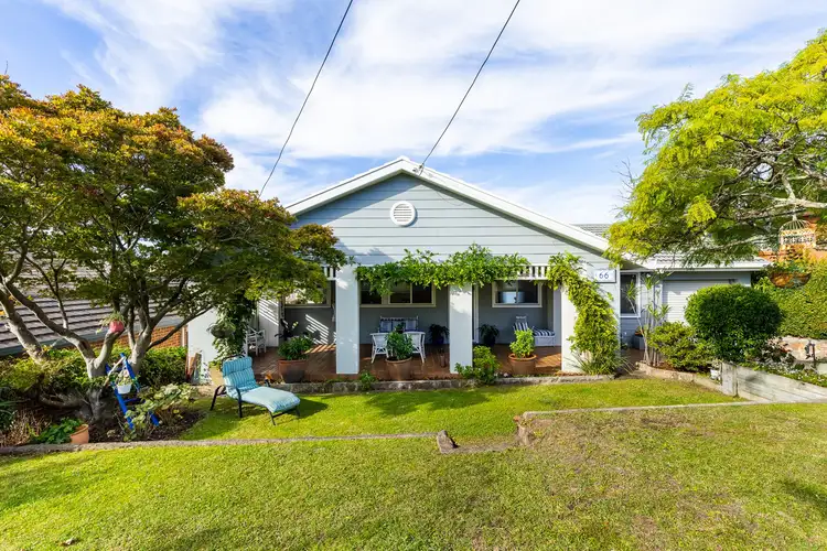 66 Sapphire Crescent