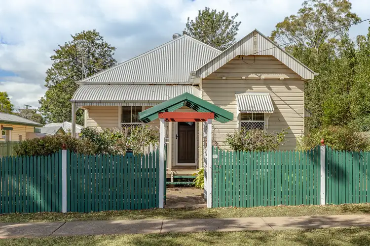 24 Gladstone Street