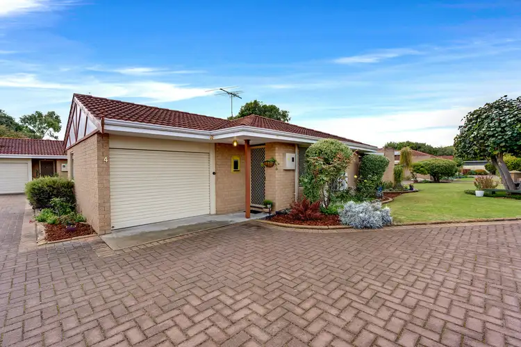 11 Salmon Close