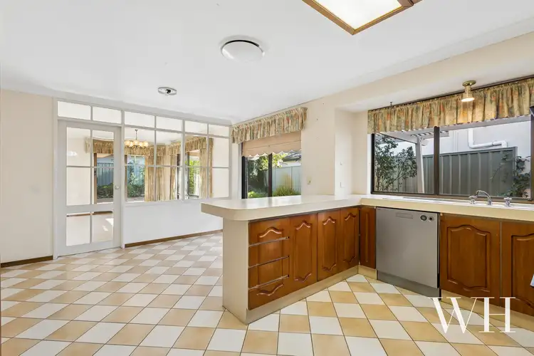 28 Warragoon Crescent