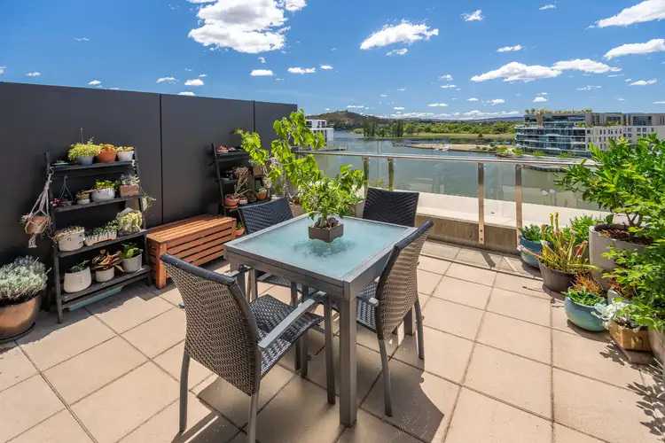 39 Eastlake Parade