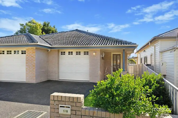 8 Dwyer Street