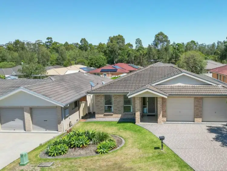 8 Manning Avenue