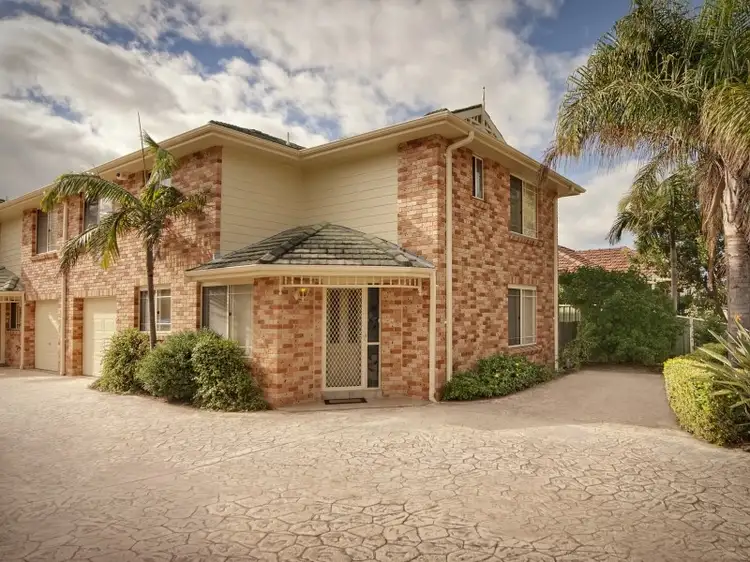 Main view of Homely townhouse listing, 4/2 Yethonga Avenue, Blue Bay NSW 2261
