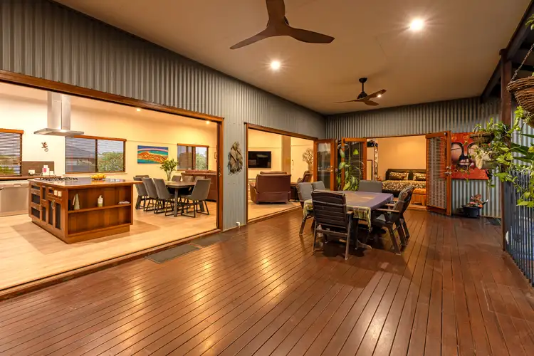 50 Lorikeet Drive