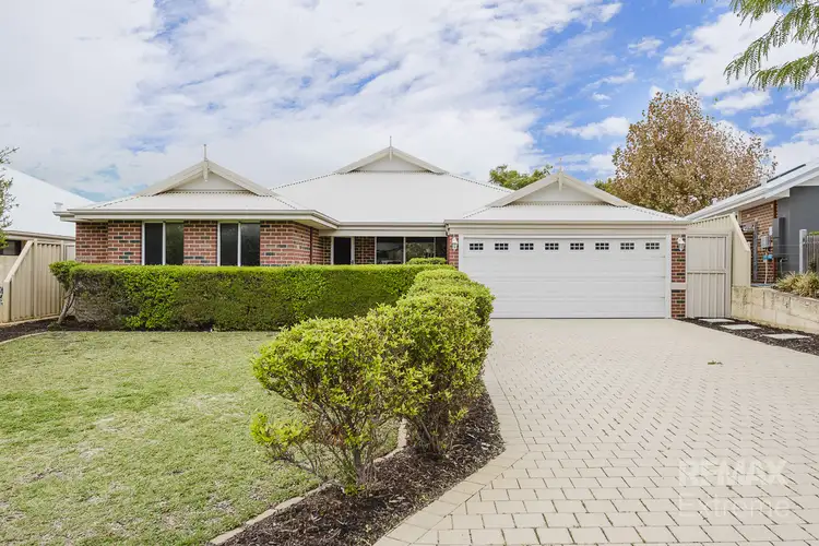 5 Featherstone Gardens