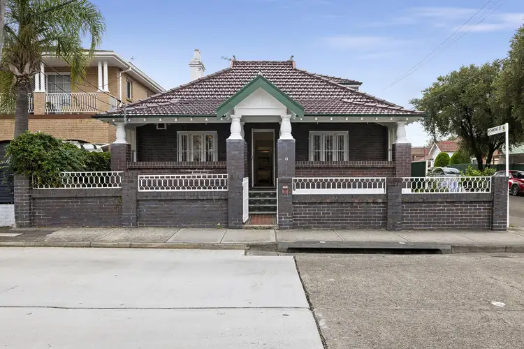 19 Queen Street