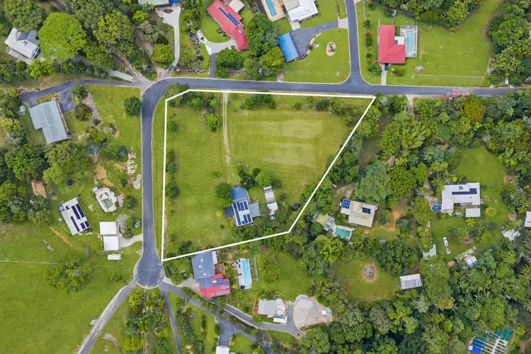 33 Waranga Crescent