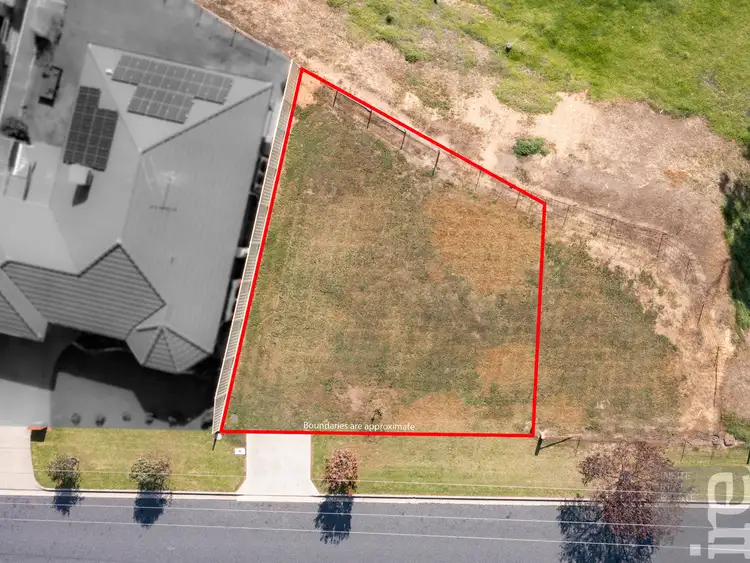 7 Billabong Drive