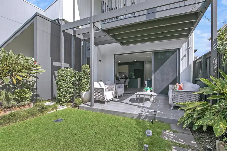 9 Ellen Street
