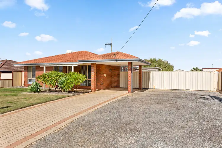 32 Crystaluna Drive