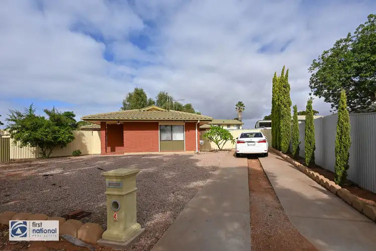 4 Hobbs Court