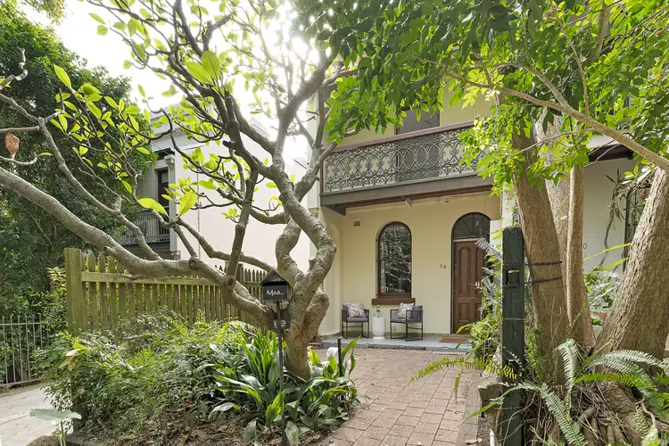 19 Bowes Avenue