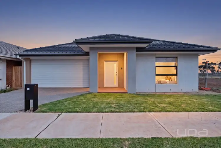 16 Belle-Fleur Way