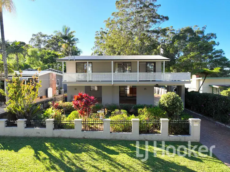 32 Island Point Road