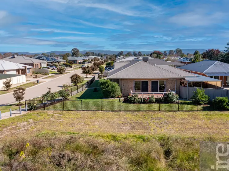33 Silver Wattle Drive