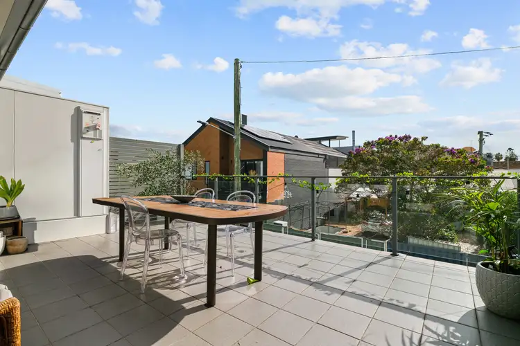 27 Throsby Street