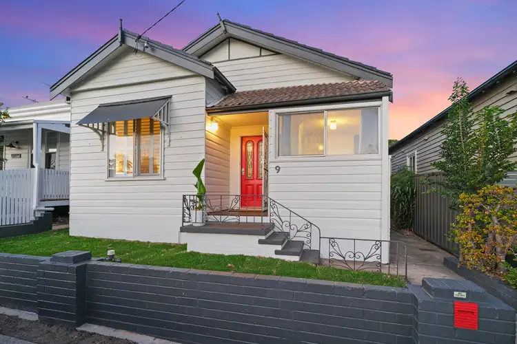 9 Tarin Street