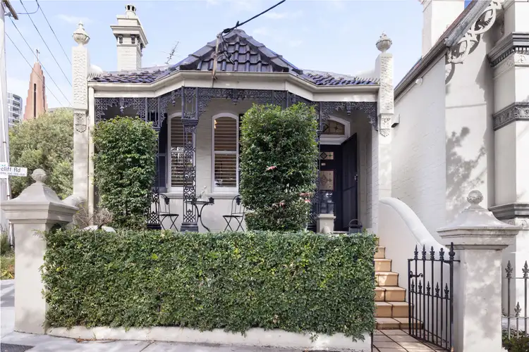 104 Edgecliff Road