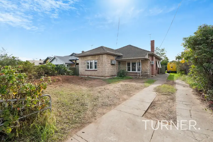 15 De Laine Avenue