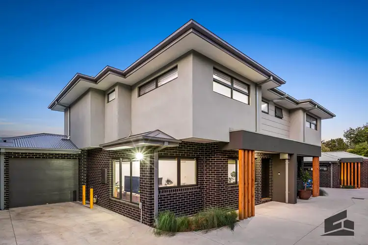 3 Sage Close