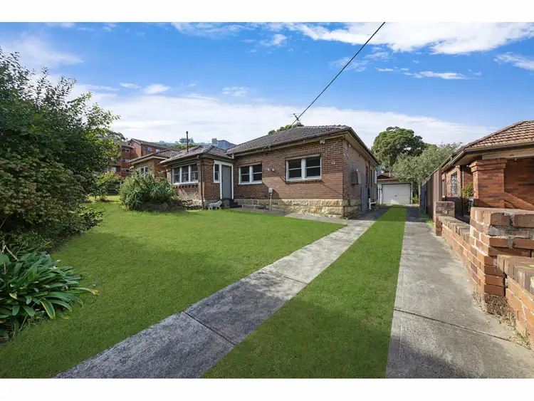 12 Bobart Street